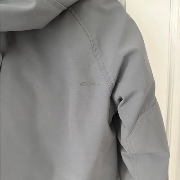 Canada Goose Chilliwack Bomber with Fur Hood - Gray - Small - Picture 5 of 8